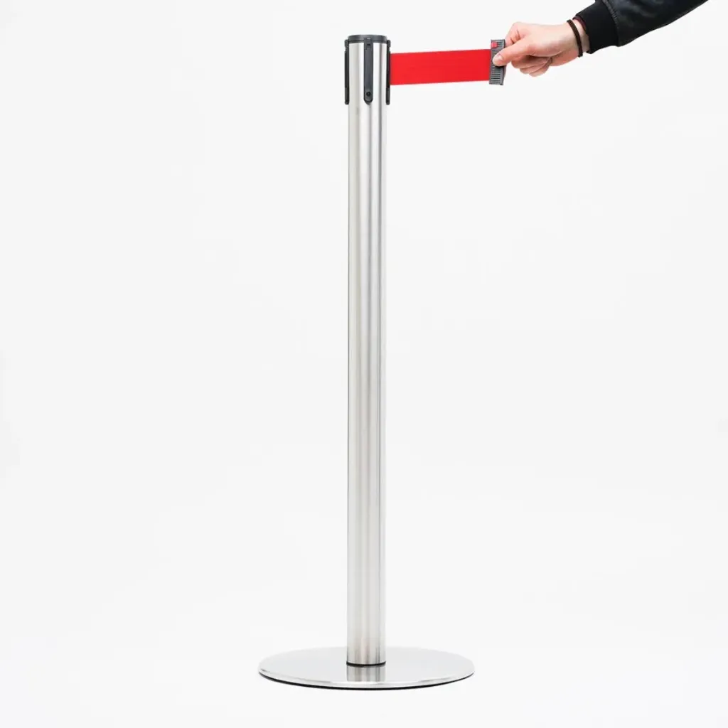 Poteau de guidage sangle 3m acier brossé base lestée 15kg — aéroport gare grande surface